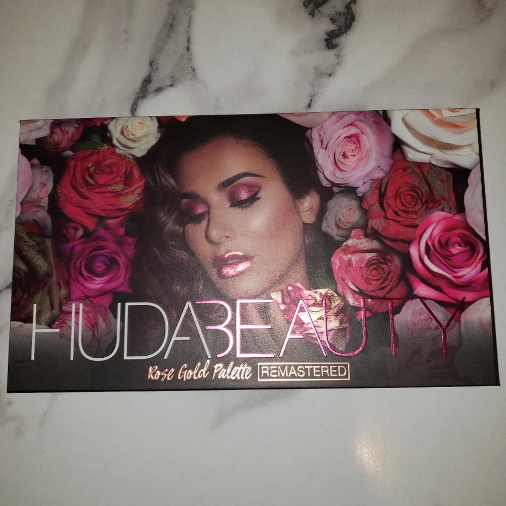 HUDA BEAUTY Rose Gold Remastered
